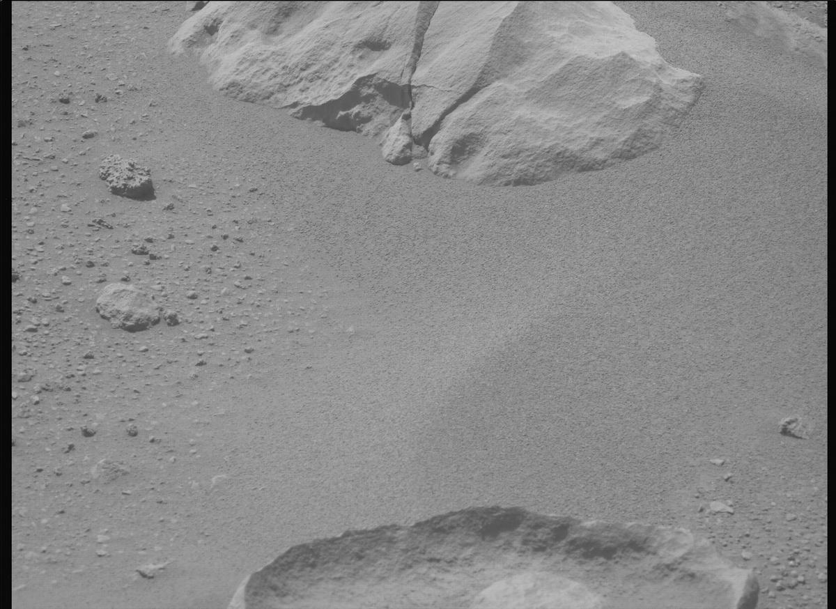 This image was taken by MCZ_LEFT onboard NASA's Mars rover Perseverance on Sol 907