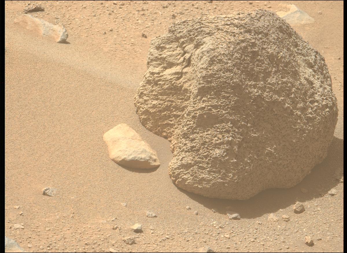 This image was taken by MCZ_LEFT onboard NASA's Mars rover Perseverance on Sol 907