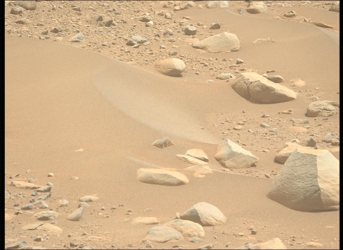 This image was taken by MCZ_LEFT onboard NASA's Mars rover Perseverance on Sol 909