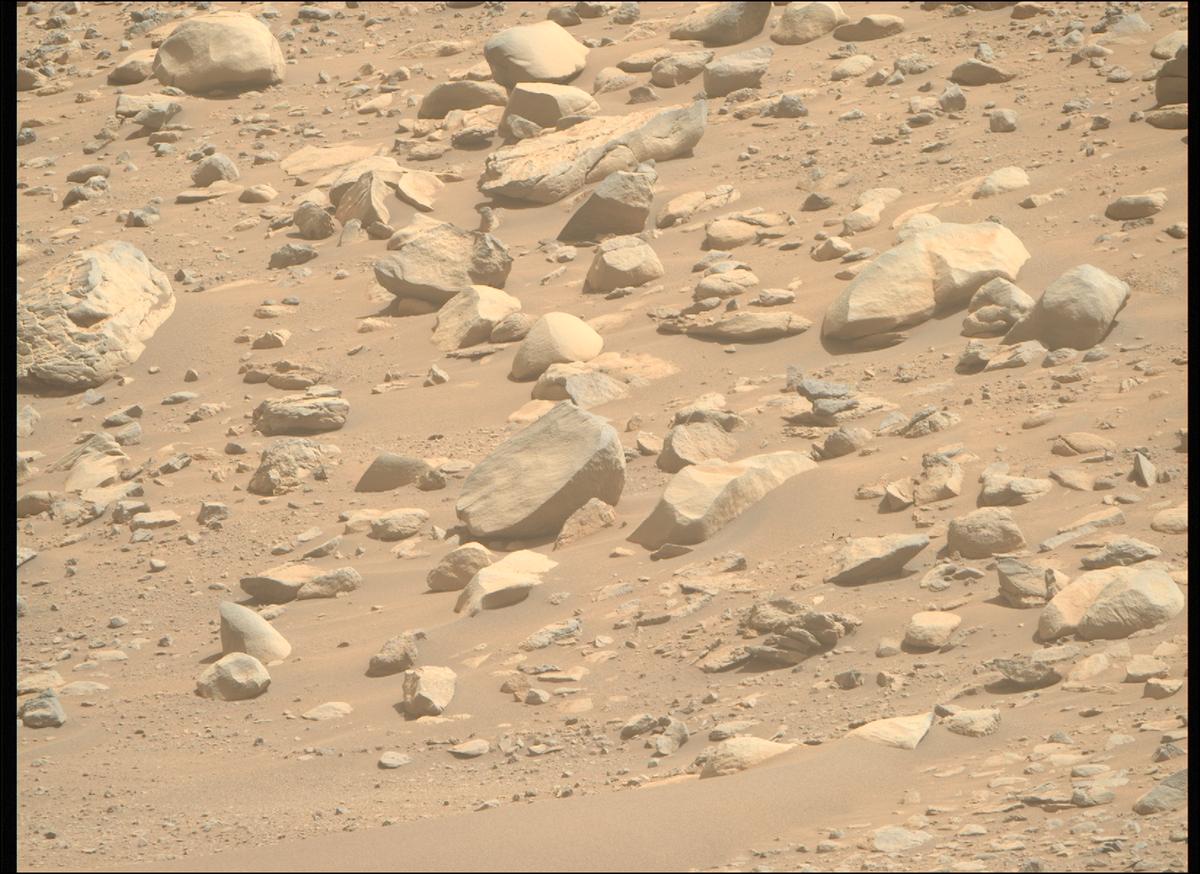 This image was taken by MCZ_RIGHT onboard NASA's Mars rover Perseverance on Sol 909