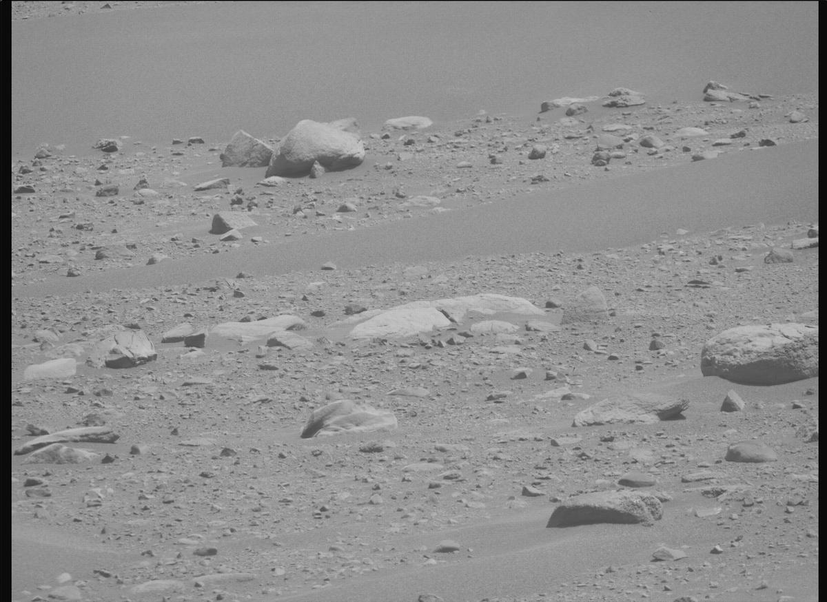 This image was taken by MCZ_RIGHT onboard NASA's Mars rover Perseverance on Sol 909