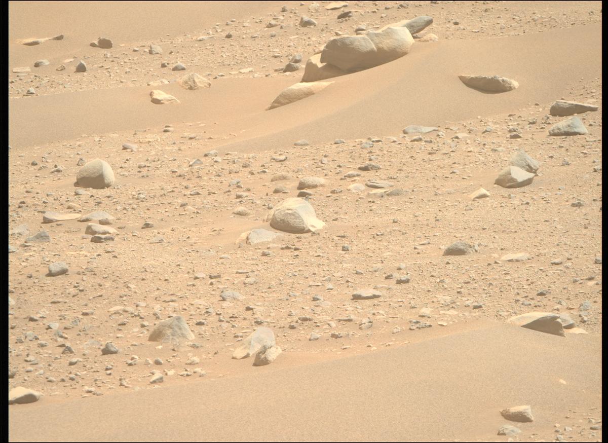This image was taken by MCZ_RIGHT onboard NASA's Mars rover Perseverance on Sol 909