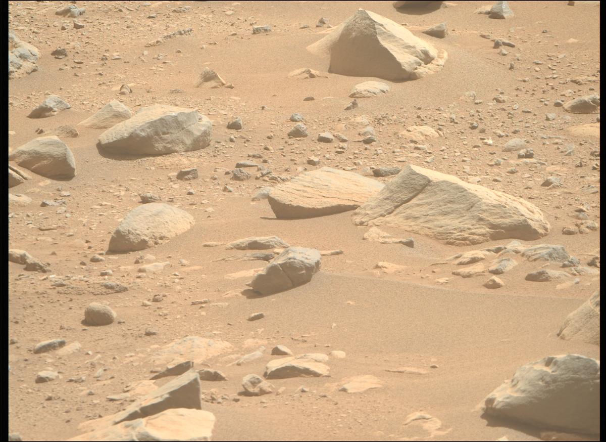 This image was taken by MCZ_RIGHT onboard NASA's Mars rover Perseverance on Sol 909