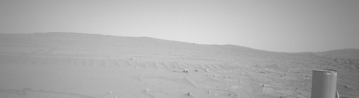 This image was taken by NAVCAM_LEFT onboard NASA's Mars rover Perseverance on Sol 910