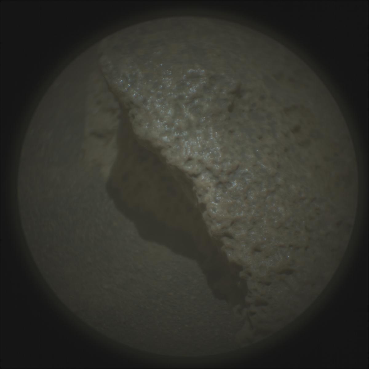 This image was taken by SUPERCAM_RMI onboard NASA's Mars rover Perseverance on Sol 910