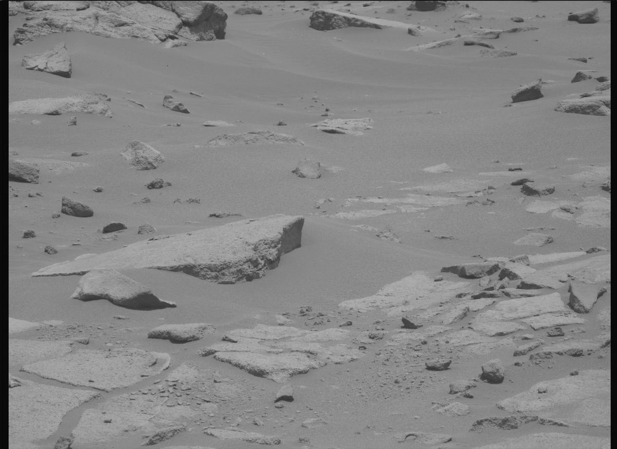 This image was taken by MCZ_LEFT onboard NASA's Mars rover Perseverance on Sol 910