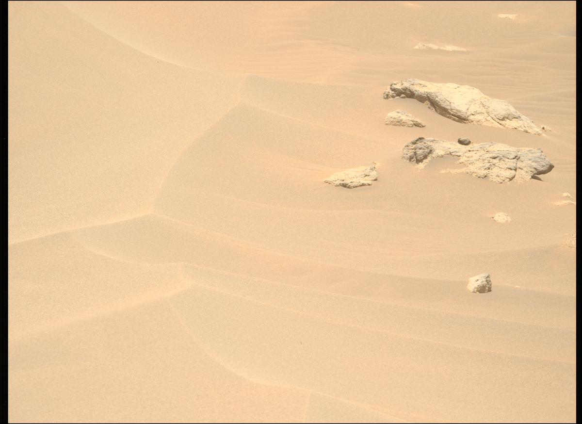 This image was taken by MCZ_LEFT onboard NASA's Mars rover Perseverance on Sol 910