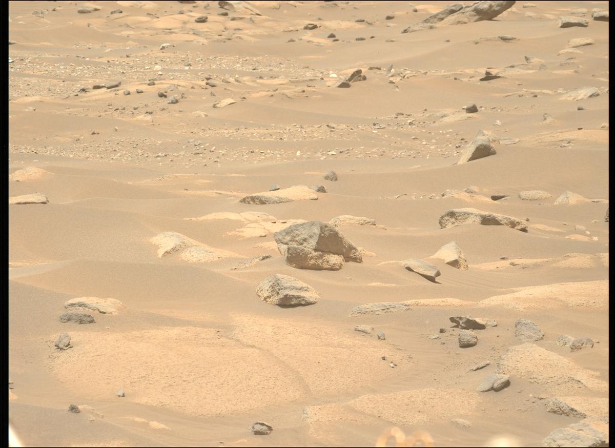 This image was taken by MCZ_LEFT onboard NASA's Mars rover Perseverance on Sol 910