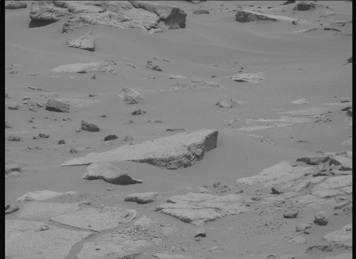 This image was taken by MCZ_RIGHT onboard NASA's Mars rover Perseverance on Sol 910