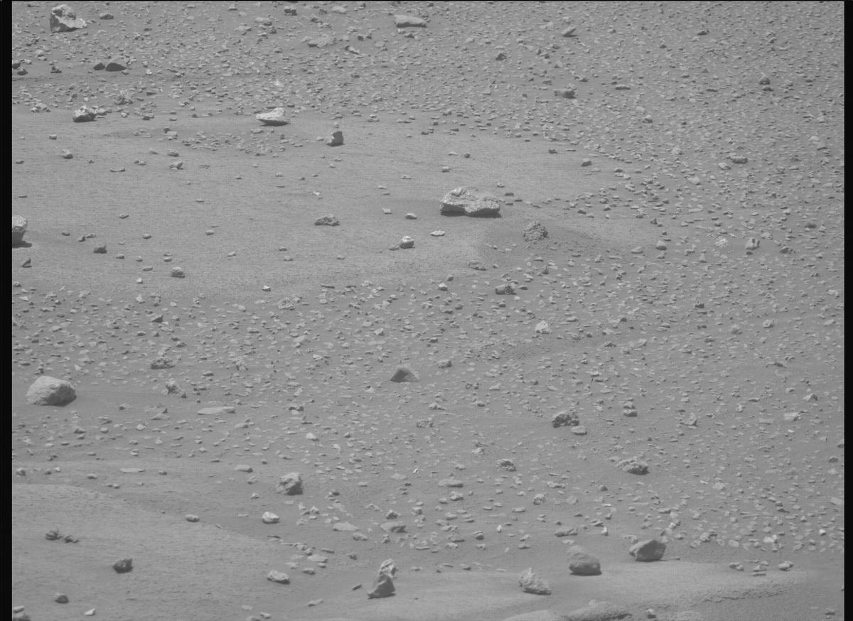 This image was taken by MCZ_RIGHT onboard NASA's Mars rover Perseverance on Sol 911