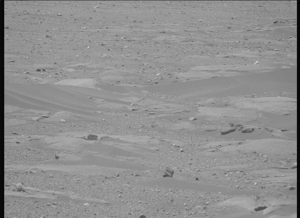 This image was taken by MCZ_LEFT onboard NASA's Mars rover Perseverance on Sol 912