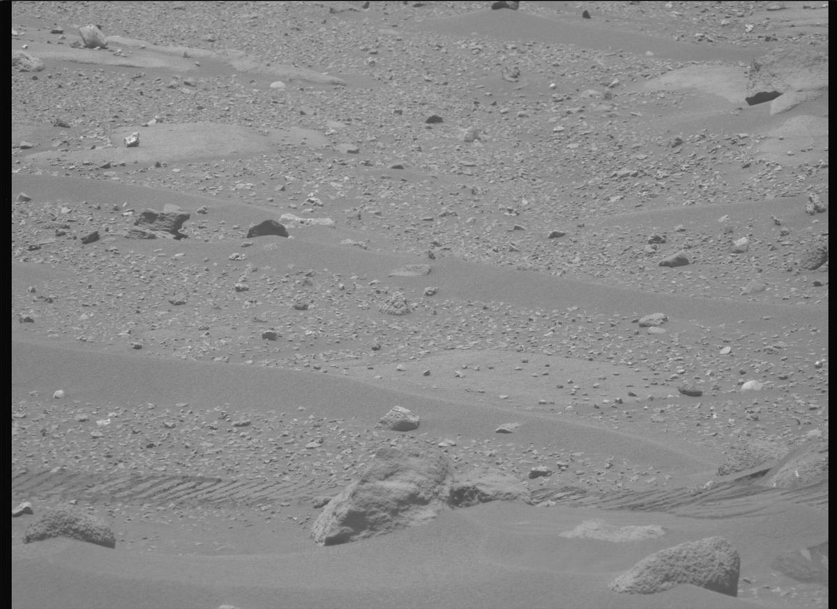 This image was taken by MCZ_LEFT onboard NASA's Mars rover Perseverance on Sol 912