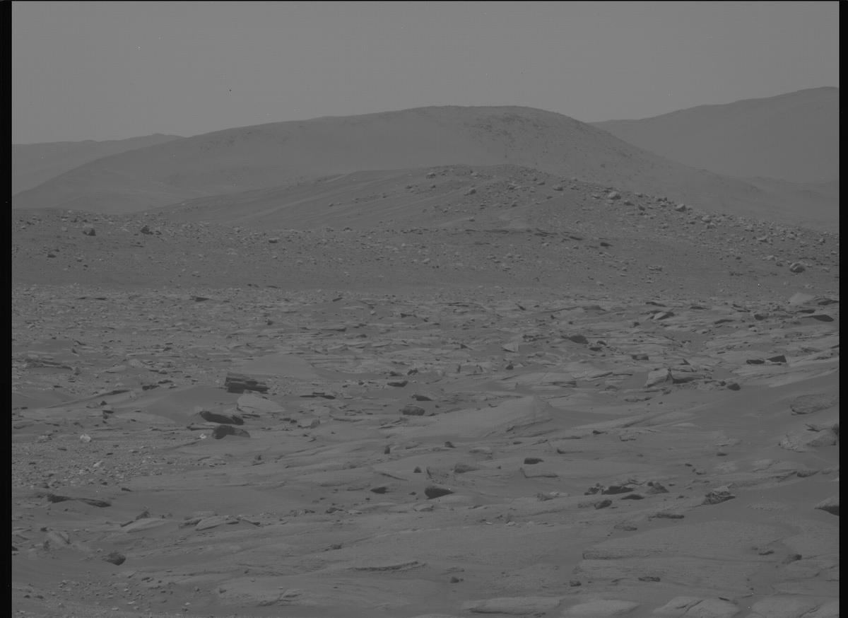 This image was taken by MCZ_LEFT onboard NASA's Mars rover Perseverance on Sol 912