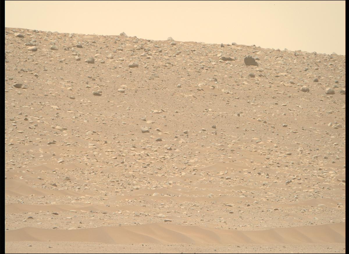 This image was taken by MCZ_RIGHT onboard NASA's Mars rover Perseverance on Sol 912