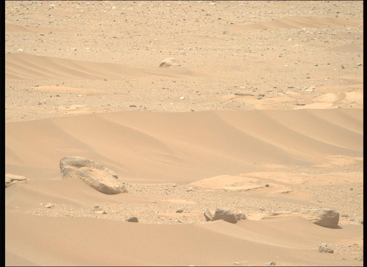 This image was taken by MCZ_RIGHT onboard NASA's Mars rover Perseverance on Sol 912