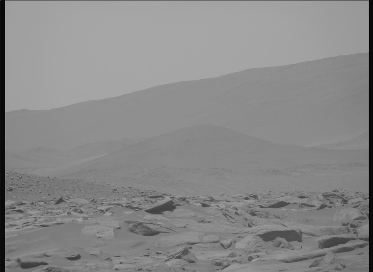 This image was taken by MCZ_RIGHT onboard NASA's Mars rover Perseverance on Sol 912