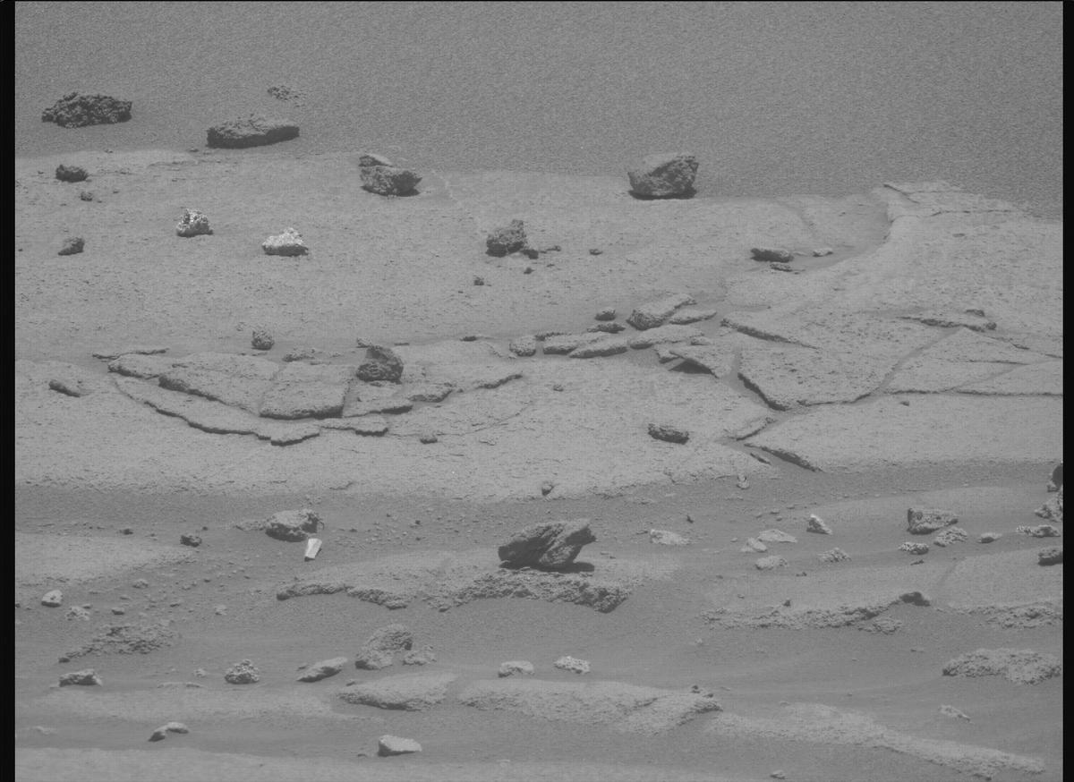 This image was taken by MCZ_RIGHT onboard NASA's Mars rover Perseverance on Sol 913