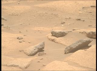 View image taken on Mars, Mars Perseverance Sol 913: Right Mastcam-Z Camera