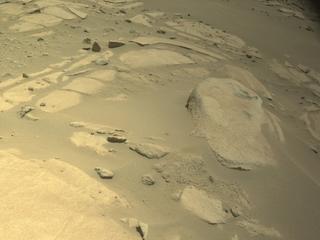 View image taken on Mars, Mars Perseverance Sol 915: Right Navigation Camera (Navcam)