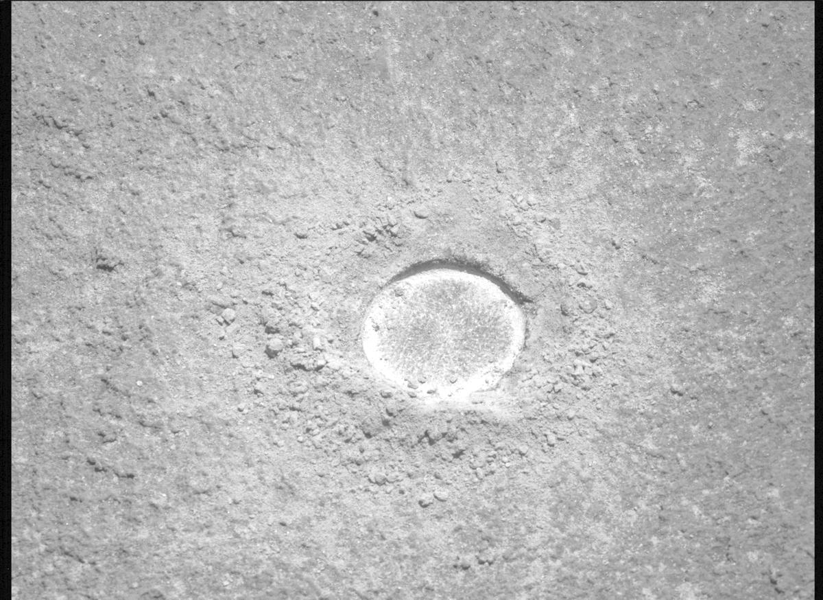 This image was taken by MCZ_LEFT onboard NASA's Mars rover Perseverance on Sol 916