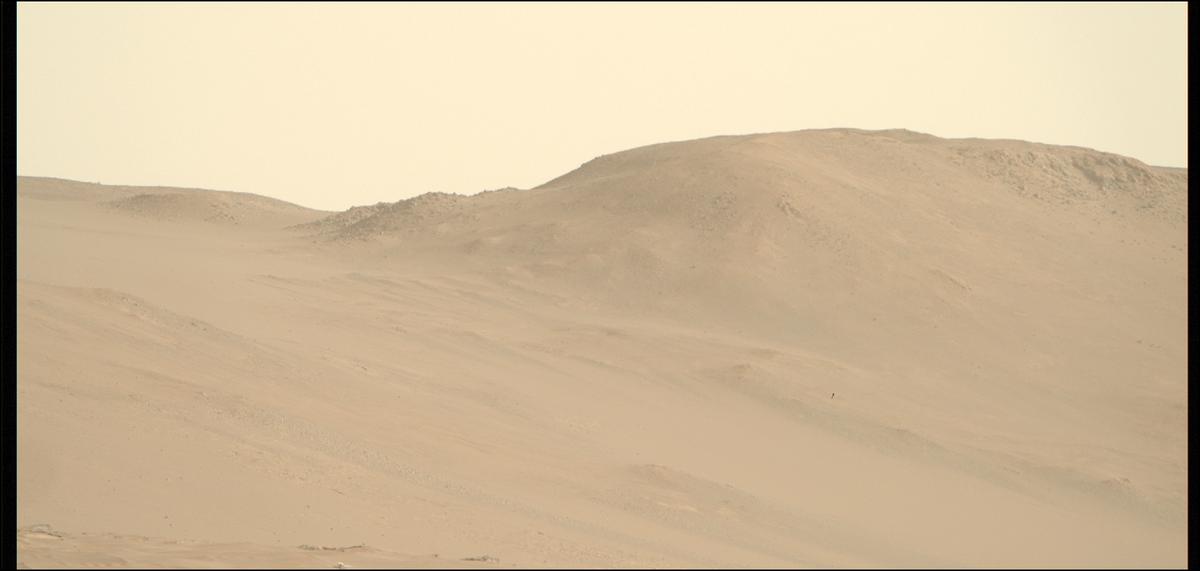 This image was taken by MCZ_RIGHT onboard NASA's Mars rover Perseverance on Sol 916