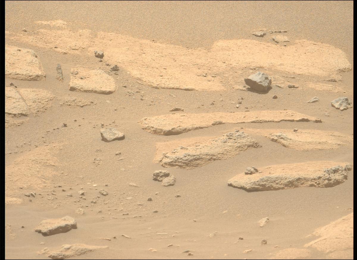 This image was taken by MCZ_LEFT onboard NASA's Mars rover Perseverance on Sol 922