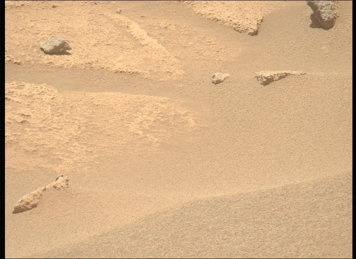 This image was taken by MCZ_LEFT onboard NASA's Mars rover Perseverance on Sol 922