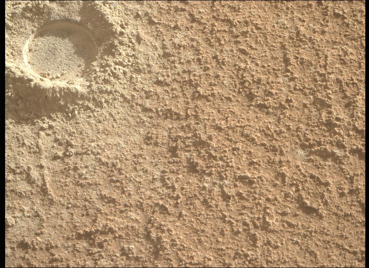 This image was taken by MCZ_RIGHT onboard NASA's Mars rover Perseverance on Sol 922