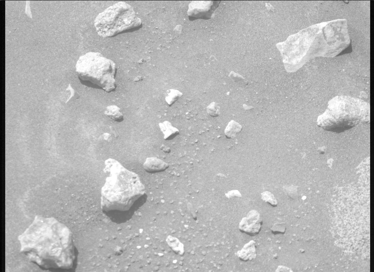 This image was taken by MCZ_RIGHT onboard NASA's Mars rover Perseverance on Sol 922