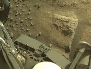 View image taken on Mars, Mars Perseverance Sol 923: Right Navigation Camera (Navcam)