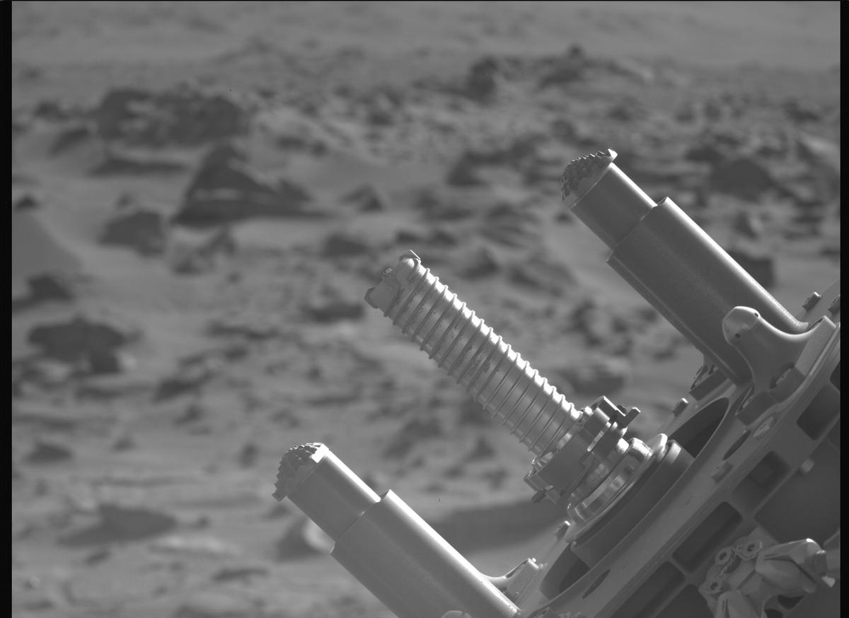 This image was taken by MCZ_LEFT onboard NASA's Mars rover Perseverance on Sol 923