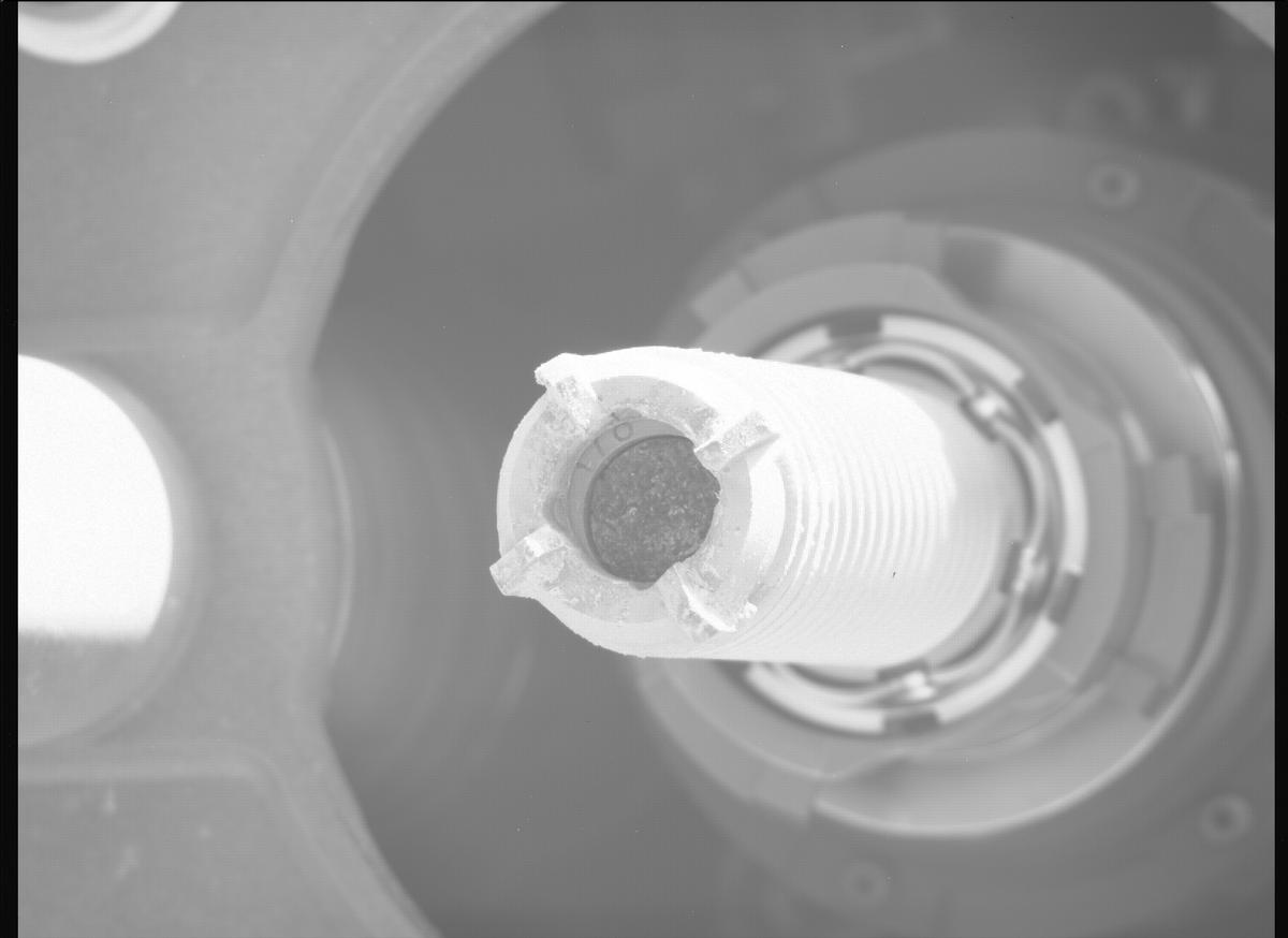 This image was taken by MCZ_RIGHT onboard NASA's Mars rover Perseverance on Sol 923