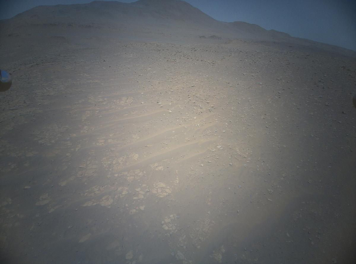 This image was taken by HELI_RTE onboard NASA's Mars rover Perseverance on Sol 924