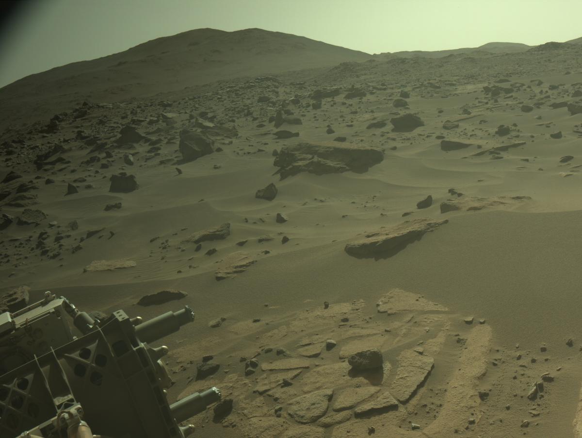 This image was taken by NAVCAM_RIGHT onboard NASA's Mars rover Perseverance on Sol 925