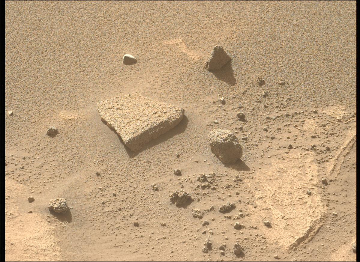This image was taken by MCZ_LEFT onboard NASA's Mars rover Perseverance on Sol 925
