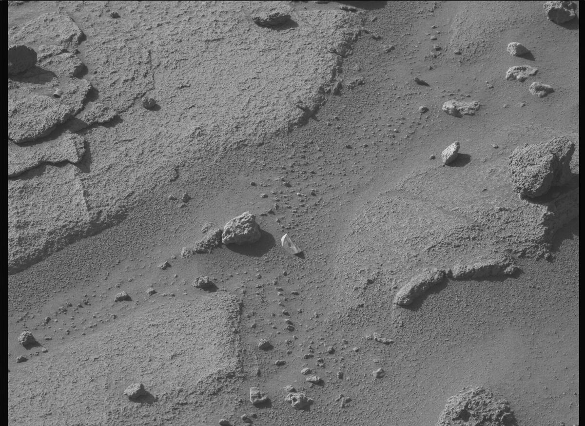 This image was taken by MCZ_LEFT onboard NASA's Mars rover Perseverance on Sol 925