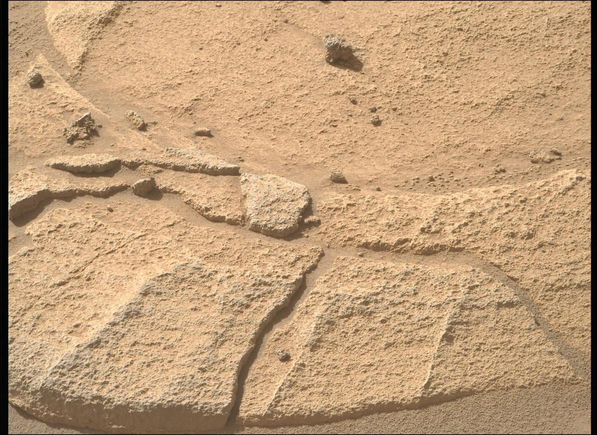 This image was taken by MCZ_RIGHT onboard NASA's Mars rover Perseverance on Sol 925