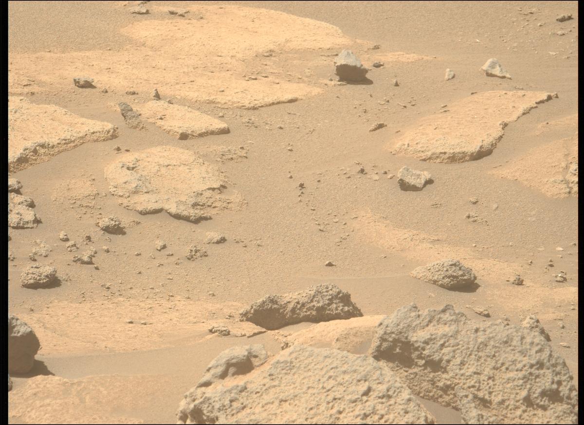 This image was taken by MCZ_LEFT onboard NASA's Mars rover Perseverance on Sol 926