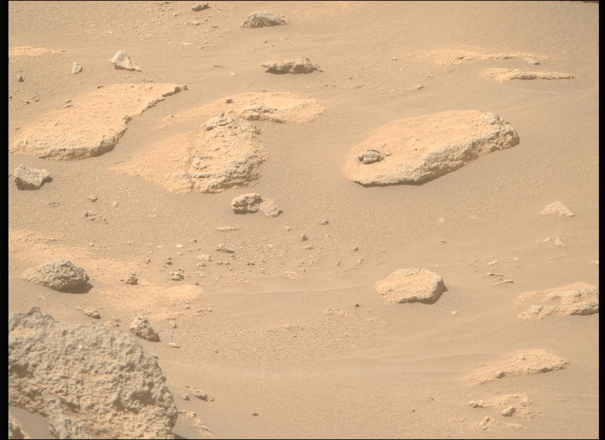This image was taken by MCZ_RIGHT onboard NASA's Mars rover Perseverance on Sol 926