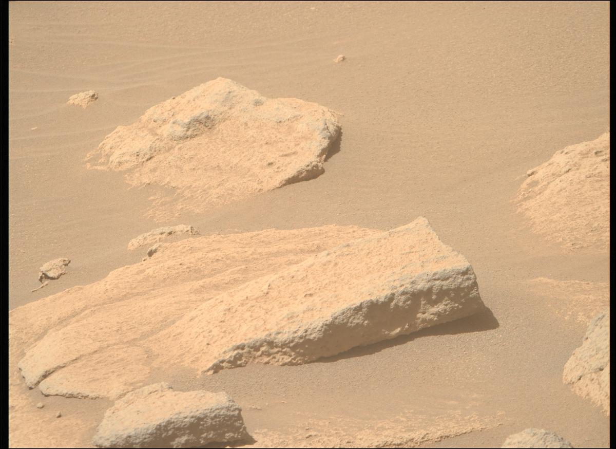 This image was taken by MCZ_RIGHT onboard NASA's Mars rover Perseverance on Sol 926