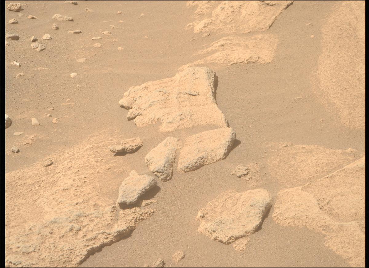 This image was taken by MCZ_RIGHT onboard NASA's Mars rover Perseverance on Sol 926