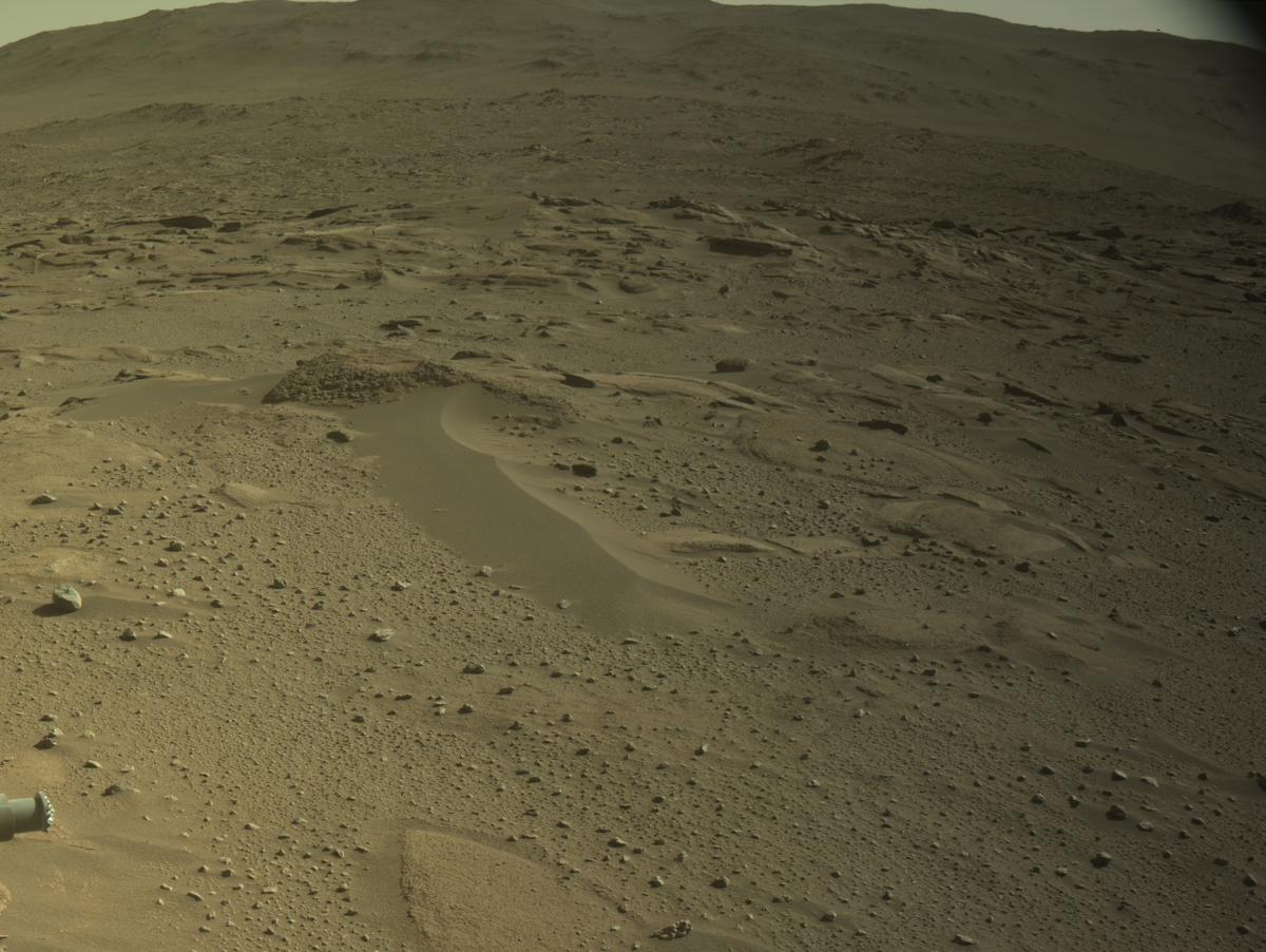 This image was taken by NAVCAM_RIGHT onboard NASA's Mars rover Perseverance on Sol 927