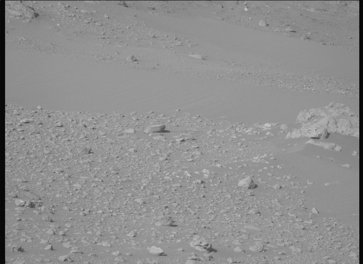 This image was taken by MCZ_LEFT onboard NASA's Mars rover Perseverance on Sol 928