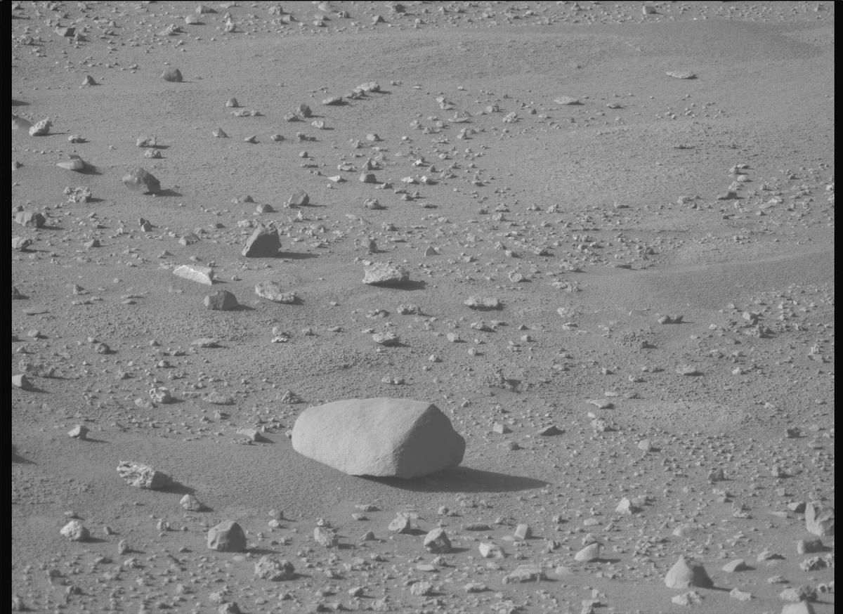 This image was taken by MCZ_LEFT onboard NASA's Mars rover Perseverance on Sol 928