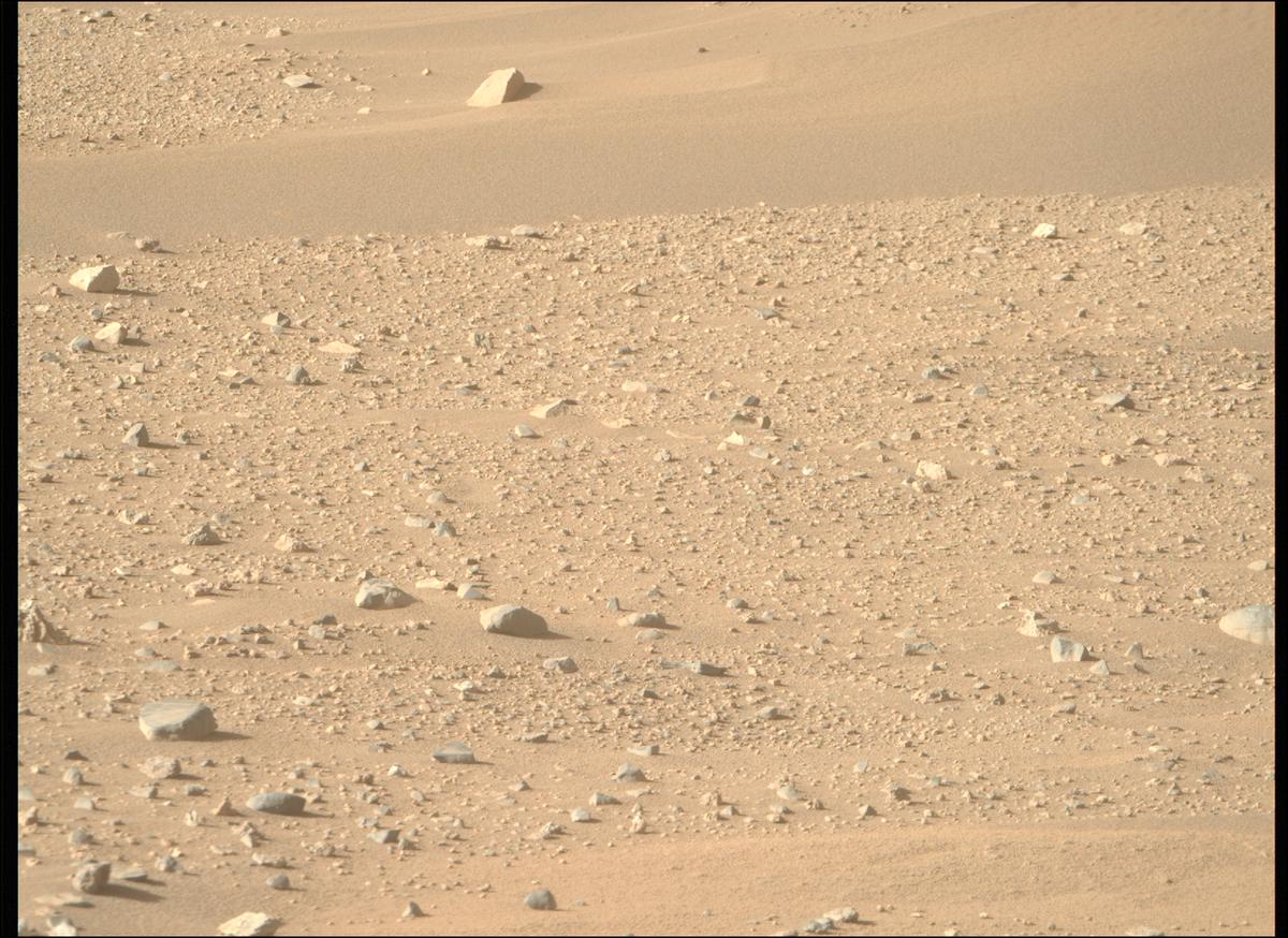 This image was taken by MCZ_RIGHT onboard NASA's Mars rover Perseverance on Sol 928