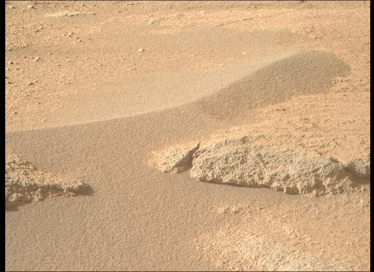 This image was taken by MCZ_RIGHT onboard NASA's Mars rover Perseverance on Sol 928
