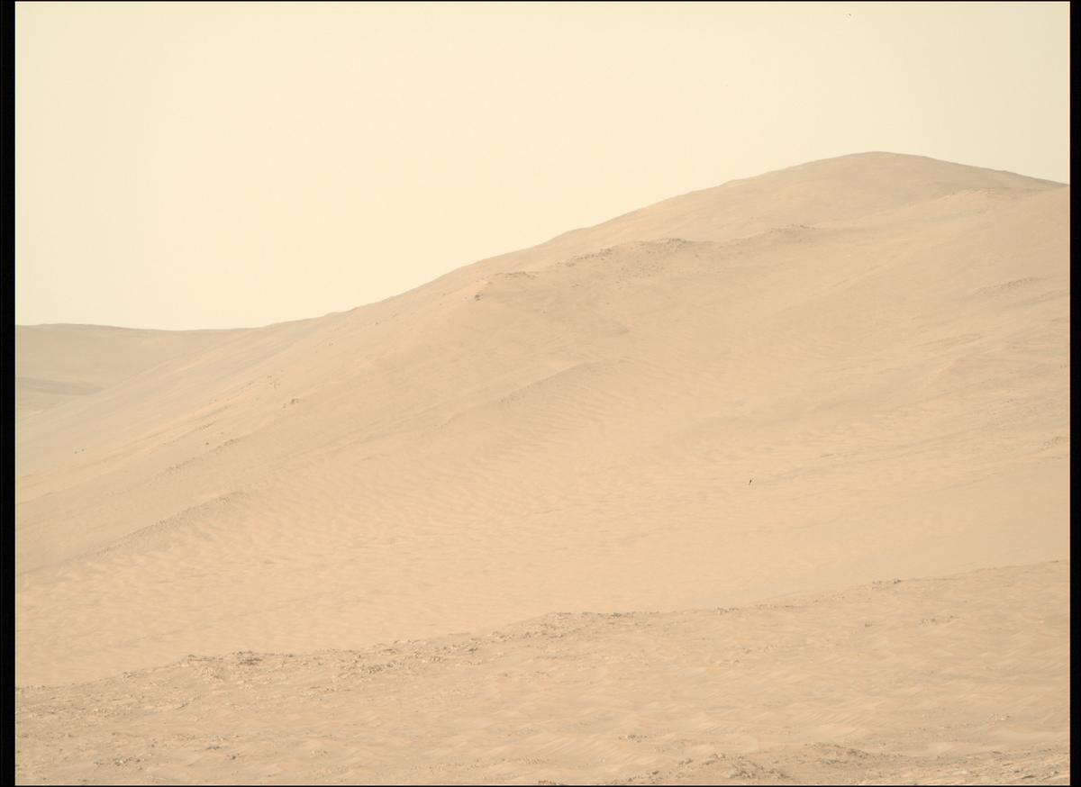 This image was taken by MCZ_RIGHT onboard NASA's Mars rover Perseverance on Sol 929