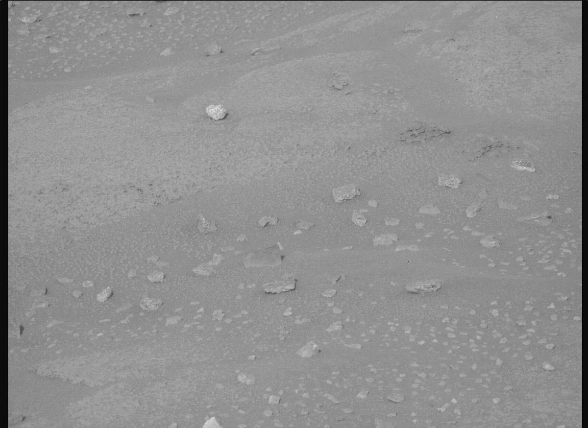 This image was taken by MCZ_RIGHT onboard NASA's Mars rover Perseverance on Sol 929