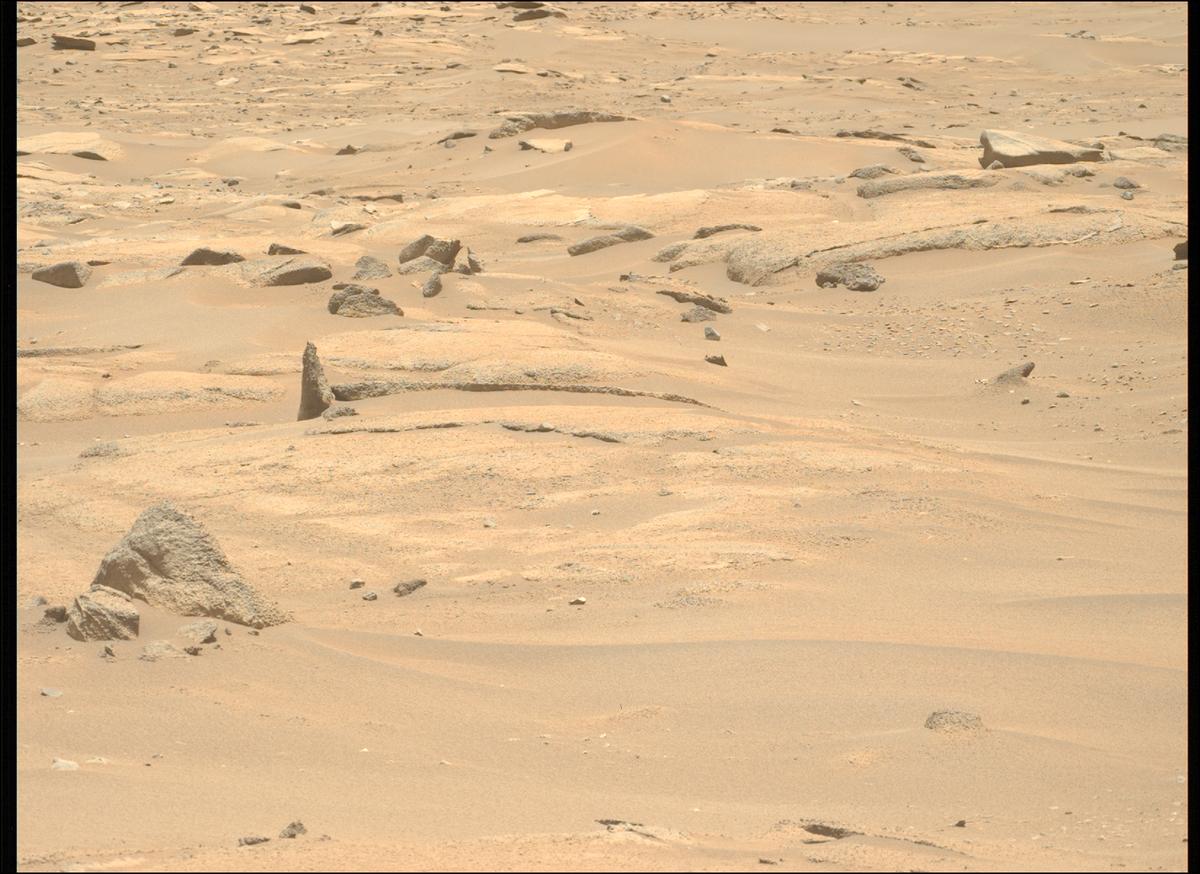 This image was taken by MCZ_LEFT onboard NASA's Mars rover Perseverance on Sol 931
