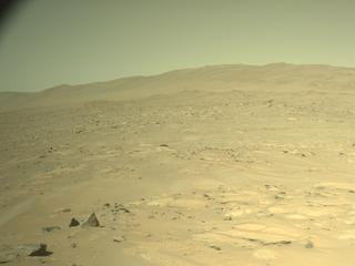 View image taken on Mars, Mars Perseverance Sol 932: Right Navigation Camera (Navcam)